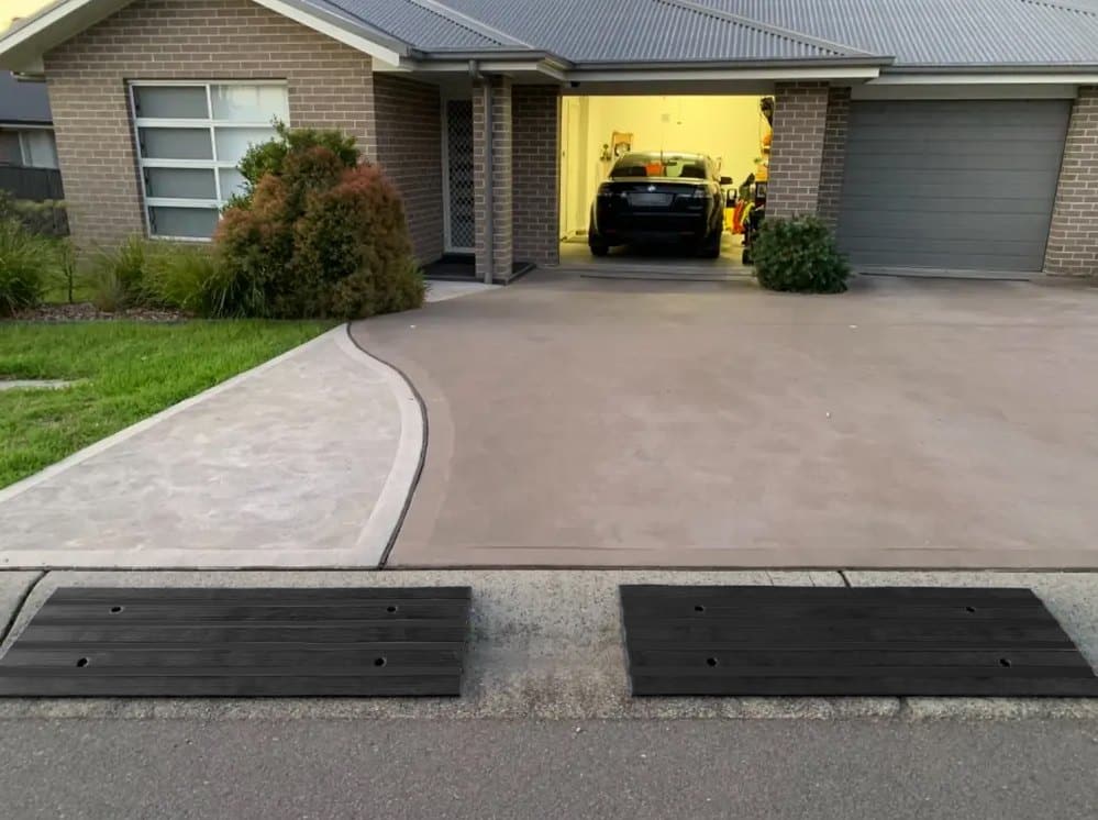 Color : Black, Size : 100x25x10cm FeliciaJuan-ac Threshold Ramp 10cm Rubber Road Road Along The Slope Car Ramp Triangle Pad Traffic Facility Speed Belt Driveway Ramps
