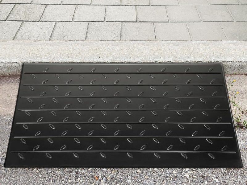 rubber-driveway-ramp-for-steep-curbs-and-entrances