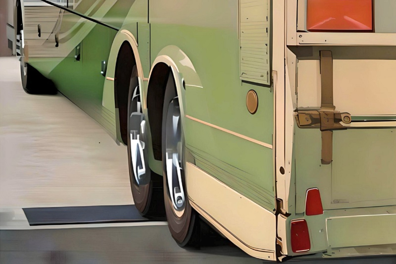Driveway-Guardian-Solution-for-Motorhome-Owners-Dealing-with-Rolled-Curbs