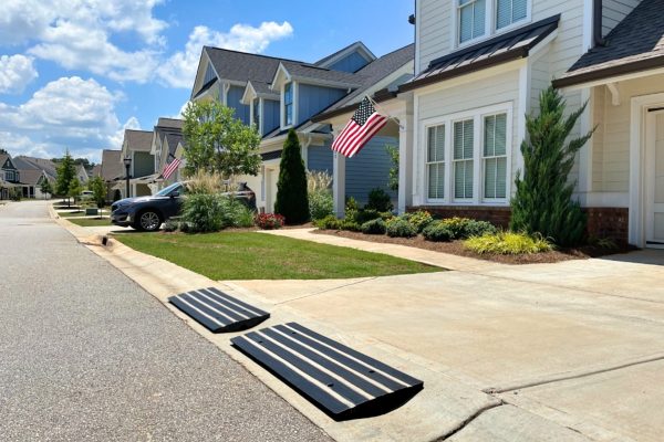 CurbMaster-Pro™-EasyMount-Driveway-Ramps-w-Reflector