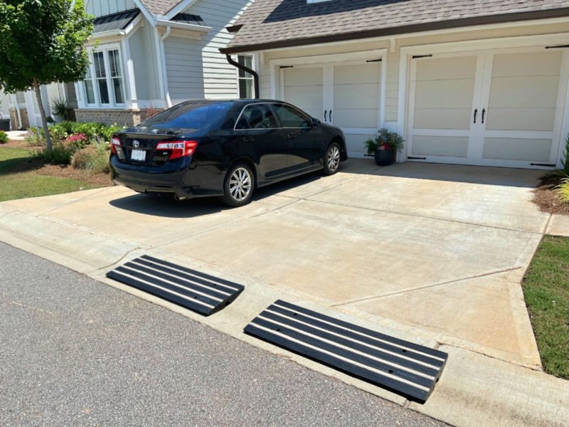 CurbMaster Pro™ EasyMount Driveway Ramps w Reflector (2)