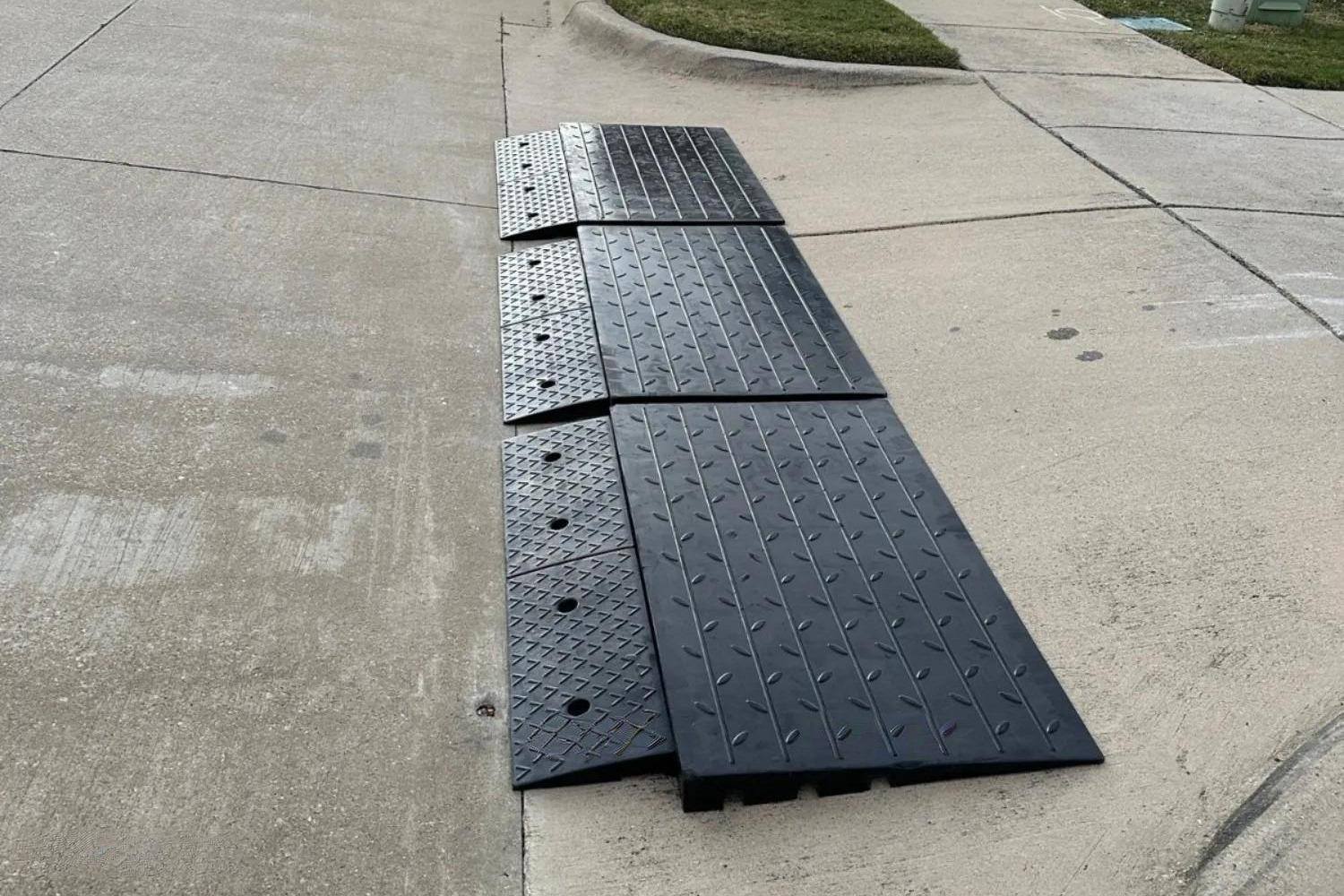 steep-driveway-entry-ramp-for-low-cars-clearance-and-scrape-prevention (2)