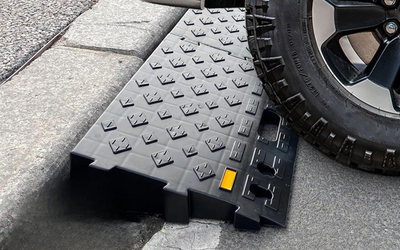 heavy-duty-plastic-car-curb-ramps-for-square-curbs