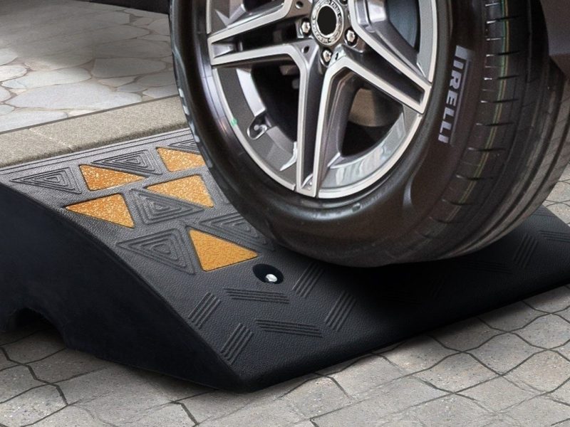 rubber-ramp-for-square-curbs