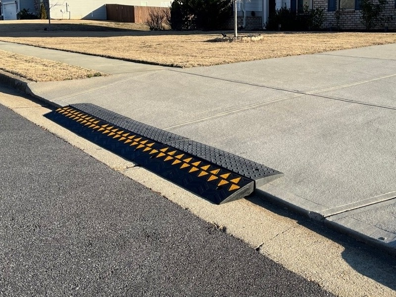 driveway-apron-clearance-solution-rubber-curb-ramps (2)